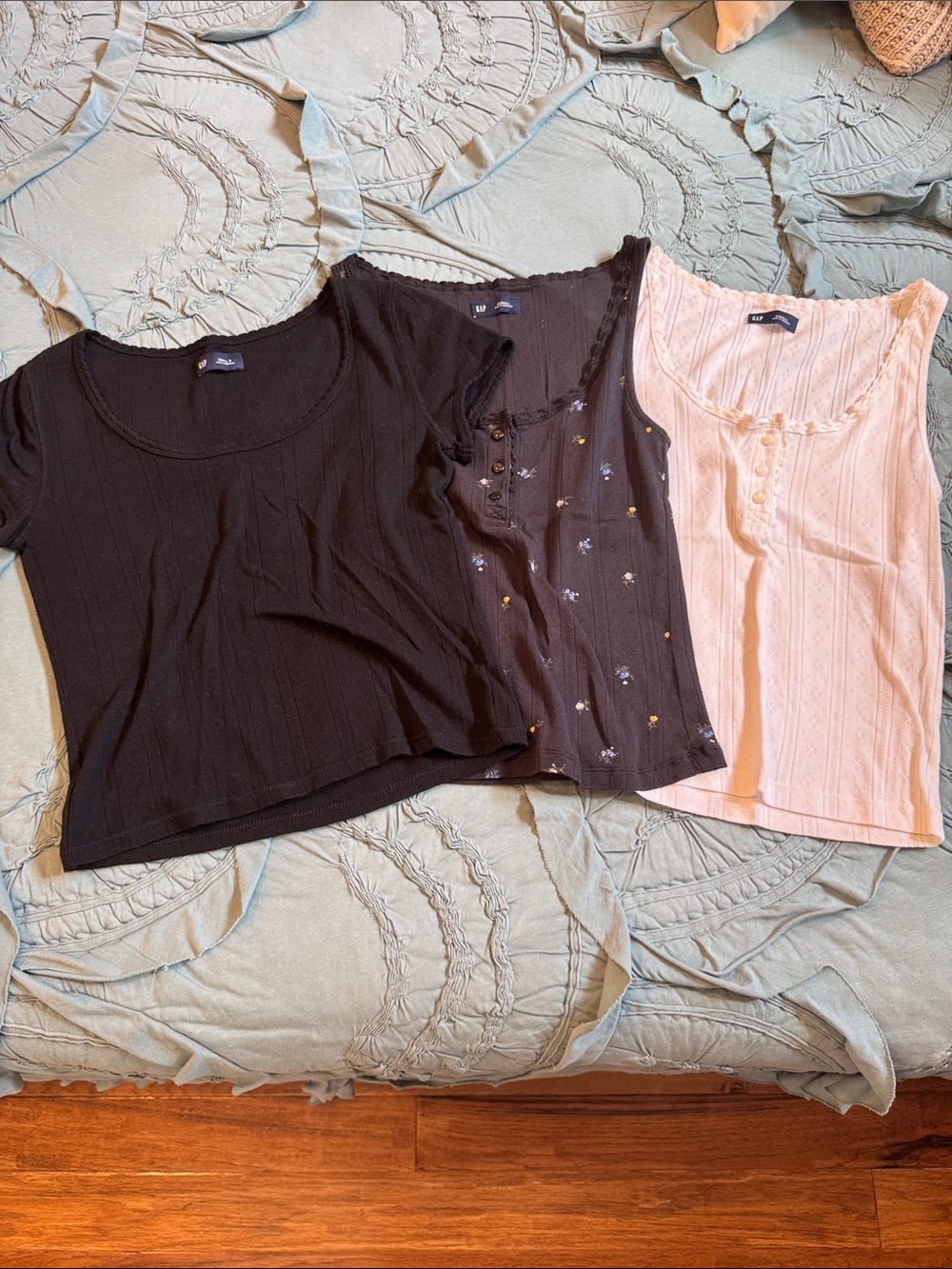 Gap Tee & Tank Bundle